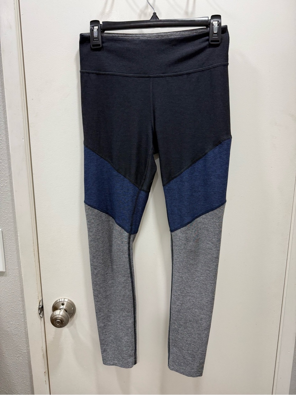 Outdoor Voices Colorblock Active Leggings in Black, Navy & Gray